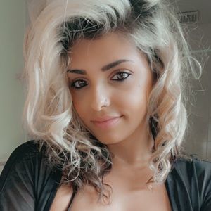 Meet your Posher, Deandra elise